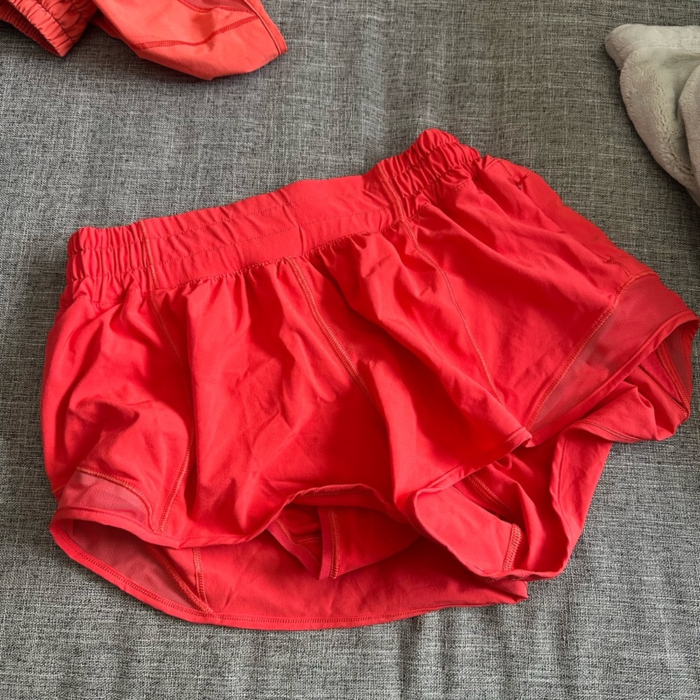 Lululemon hotty hot LR 2.5” shorts - Picture 2 of 3